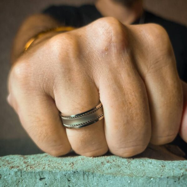 ITR-084 Titanium Ring ITR-084 Titanium Ring
